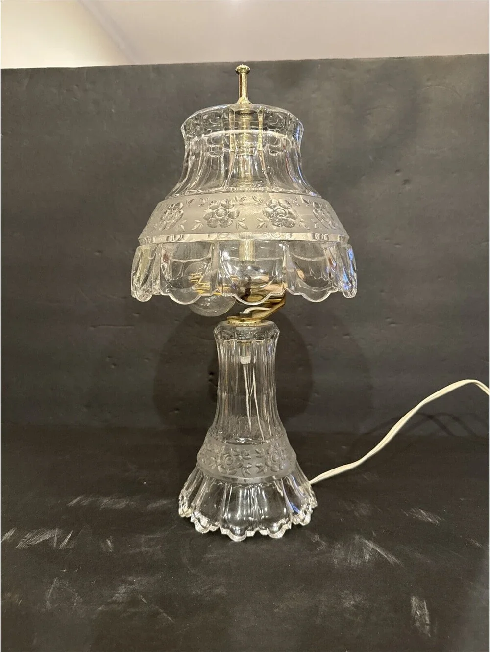 Vintage Crystal Clear Cut Glass Boudoir Table Lamp Flowers  14